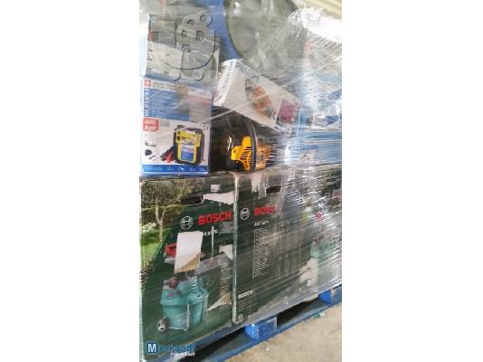 stock Μικτές παλέτες με ηλεκτρικά εργαλεία